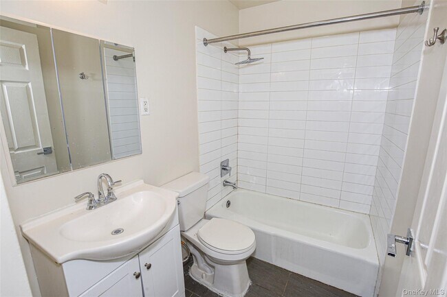 Building Photo - 2218 Dean St