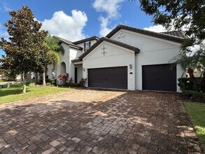 Building Photo - 7 bedroom/6 bath Dr. Phillips Home