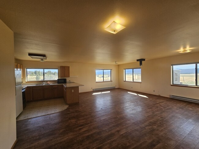 Building Photo - 7252 Co Rd 600