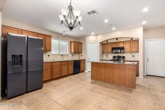 Building Photo - Gorgeous 4 Bedroom Home w/Energy Saving Solar