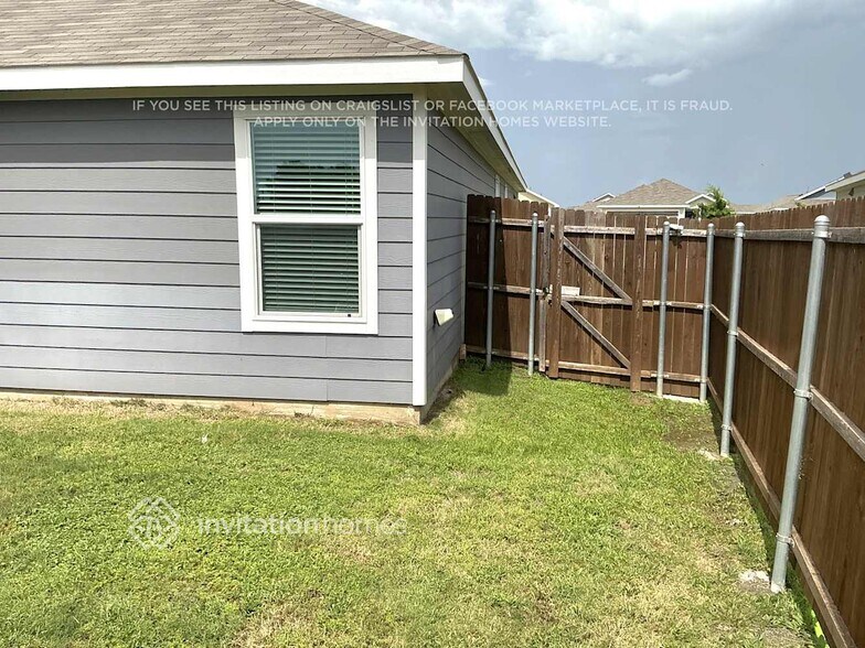 Building Photo - 5406 Longshadow Dr