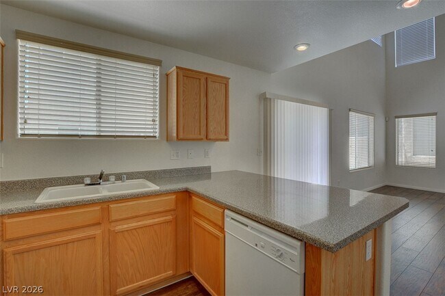 Building Photo - 5003 Groveland Ave