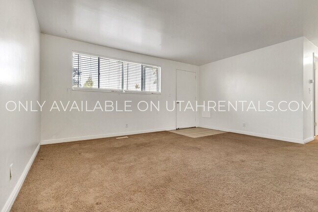 Building Photo - 185 W 2200 S