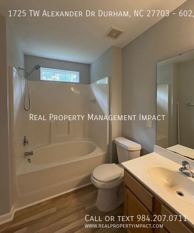 Building Photo - 1725 TW Alexander Dr