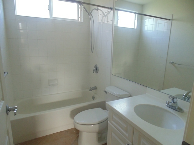 Building Photo - 4 Bedroom / 3 Bath House in The Islands Ga...