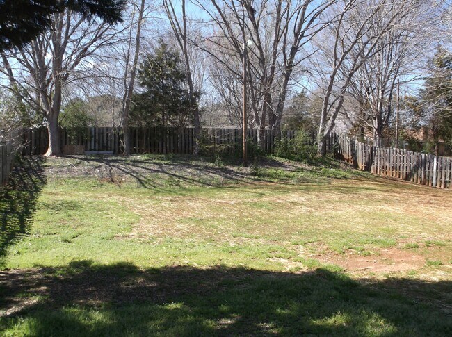 Building Photo - 6525 Harrisburg Rd