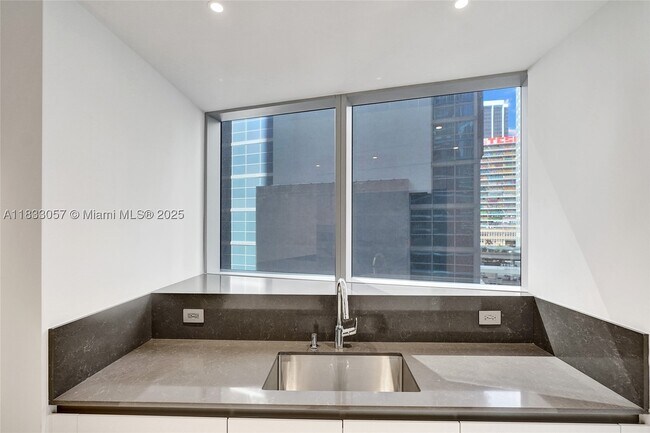 Building Photo - 300 Biscayne Blvd