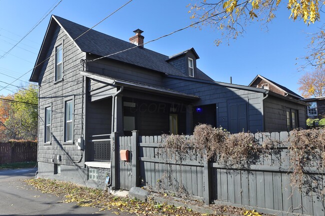 Building Photo - 476 Zimpfer St