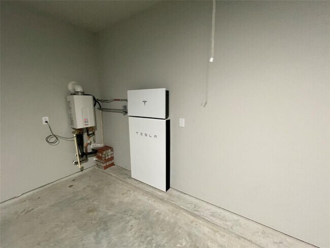Building Photo - 25654 Northpark Palm Dr