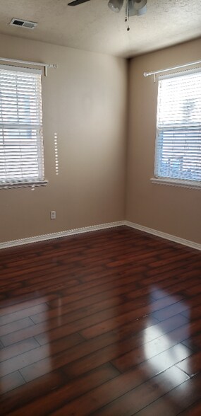 Primary Photo - 10997 Maple Forest Way