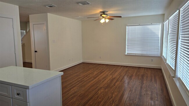 Building Photo - 9707 Farrell Dr