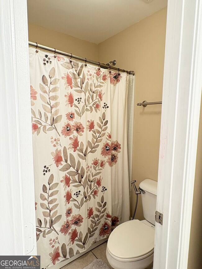 Building Photo - 5510 Ivy Nole