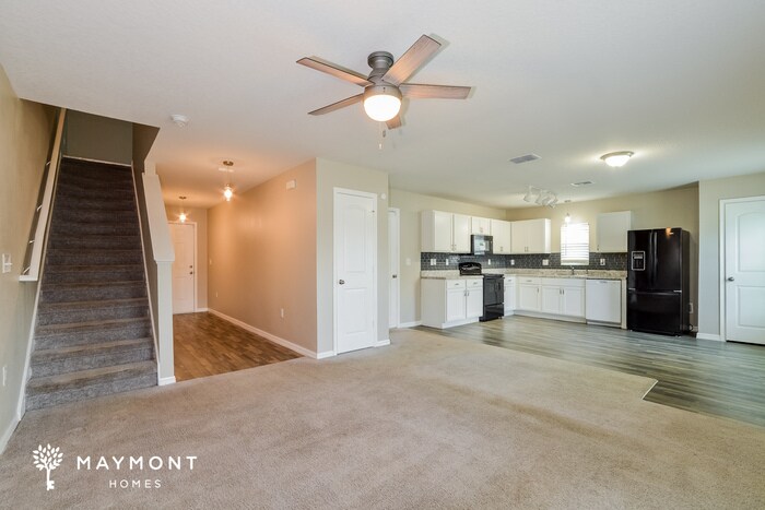 Building Photo - 216 Goldenrod Ln