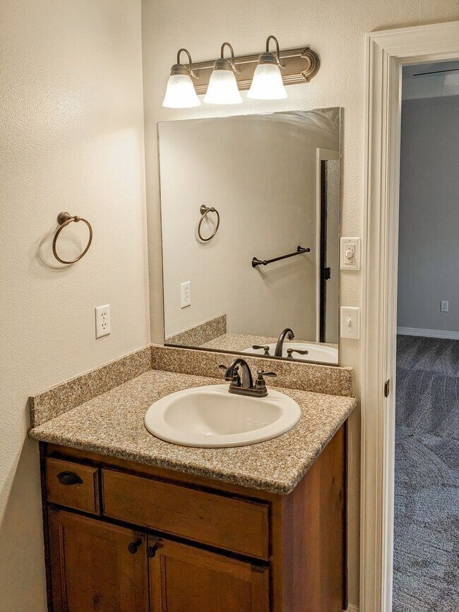 Building Photo - 407-409 Madrona Ave SE