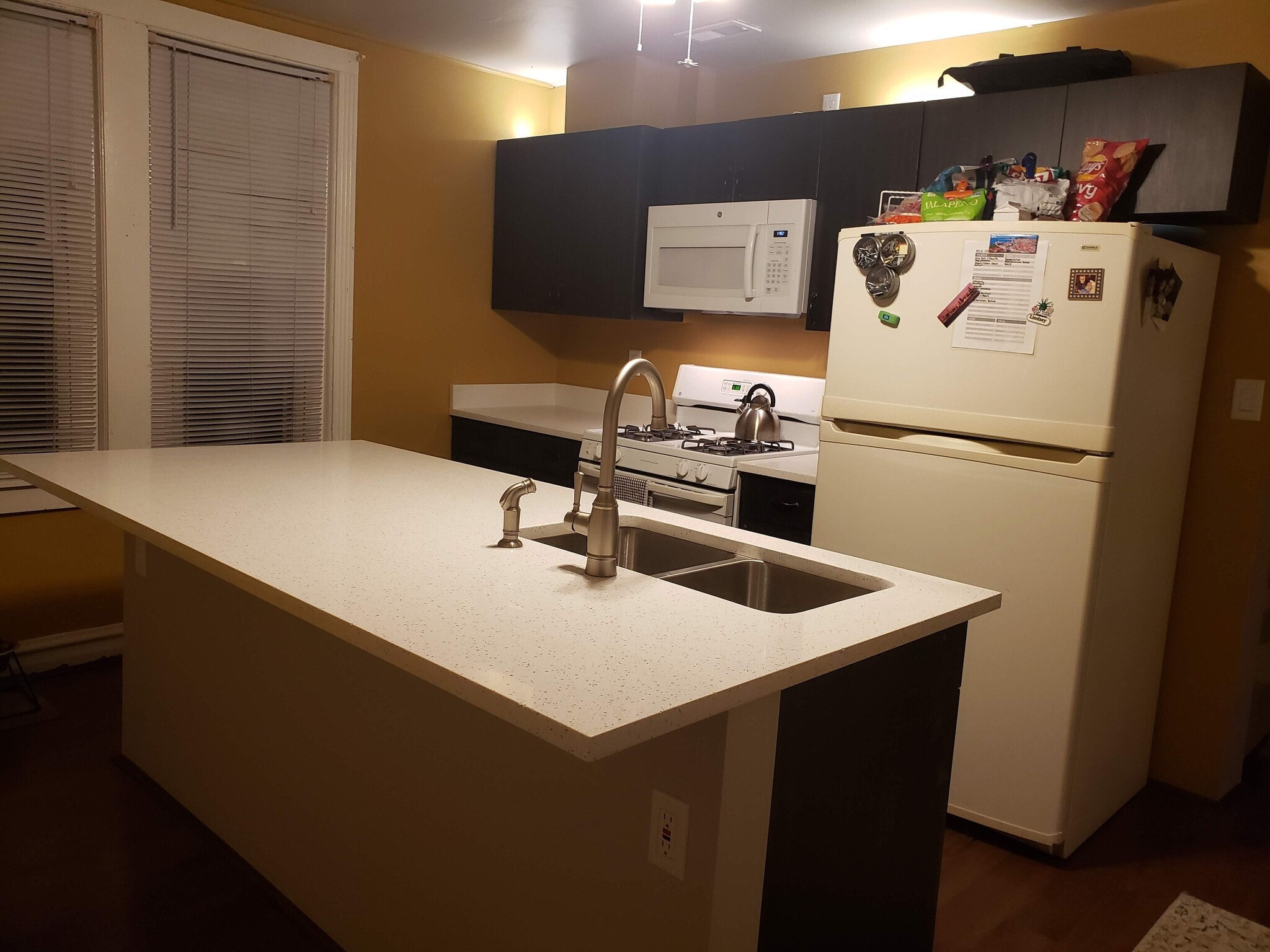 Kitchen - 2835 S Harvey Ave