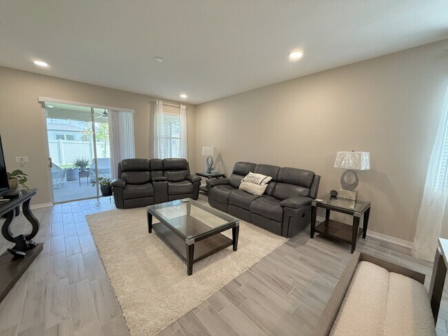 Building Photo - "Charming 3-Bed Oasis with 2 Full Baths in...