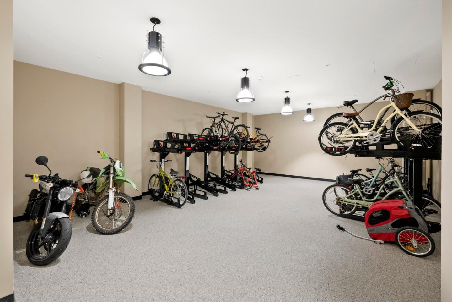 Building Photo - 3578 Rambla Pl