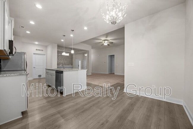 Building Photo - 75 Rolling Waters Ct