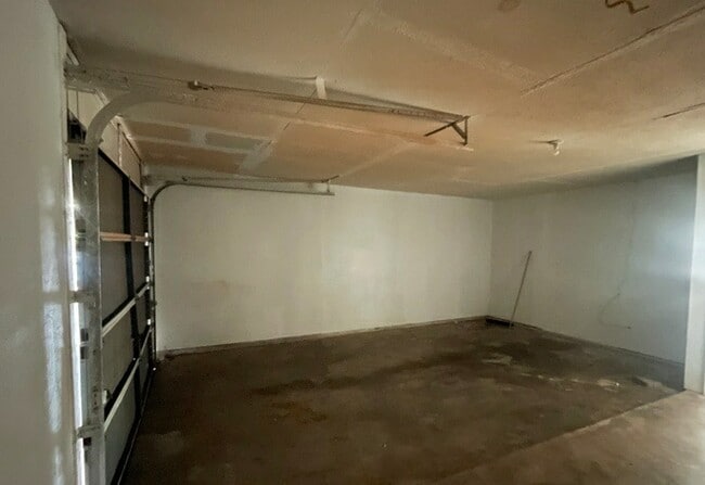 Building Photo - 2714 Tampico Dr