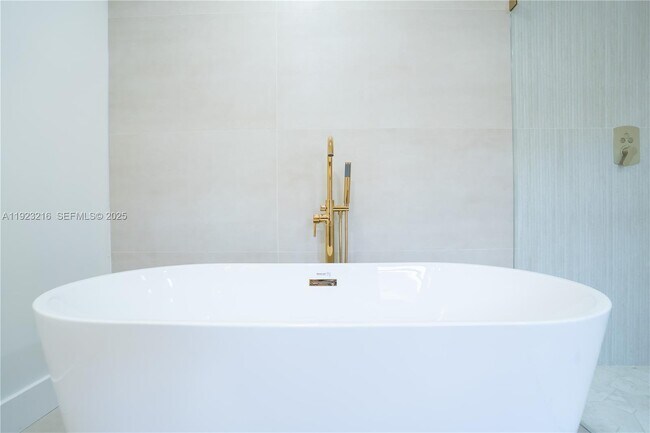 Building Photo - 16701 Bobcat Dr