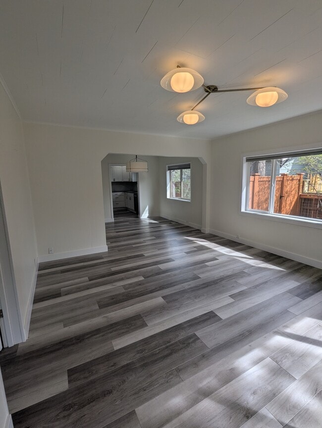 Building Photo - 402 NW 12th St