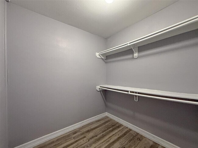 Building Photo - 3826 Lehall St