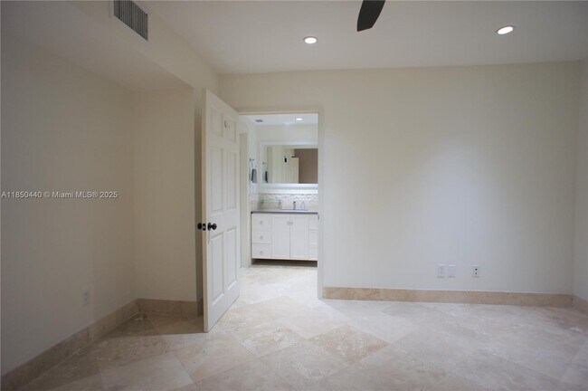Building Photo - 8401 SW 107th Ave