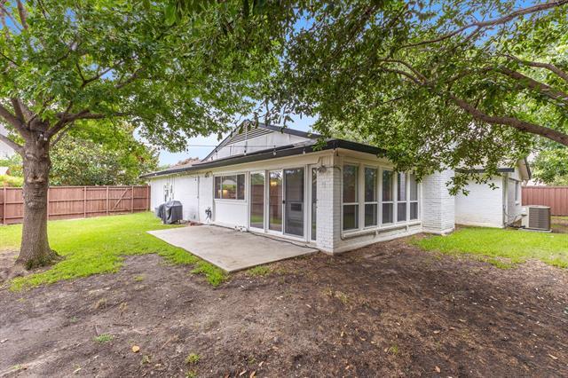 Building Photo - 15751 Mapleview Cir