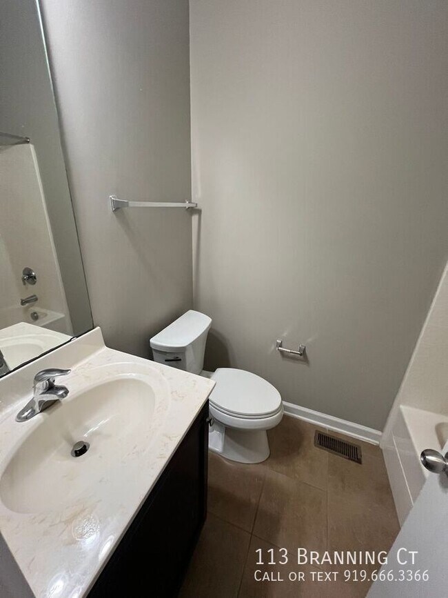Building Photo - 113 Branning Ct