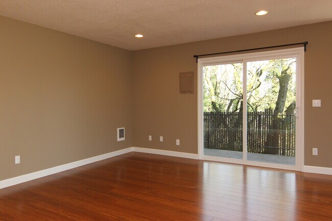 Interior Photo - Baird street Apartments