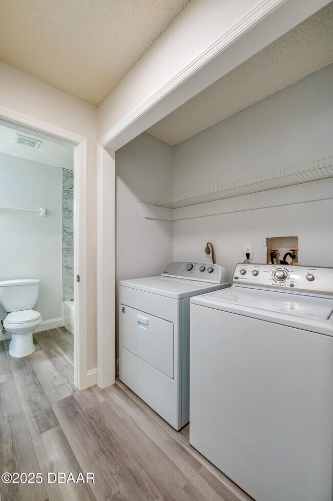 Building Photo - 1600 Big Tree Rd