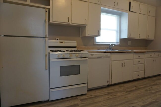 Building Photo - 3543 Valley Heights Dr
