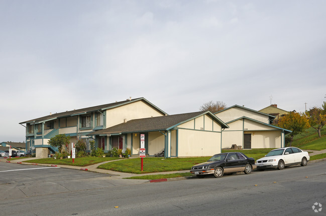 Primary Photo - Clifford Manor
