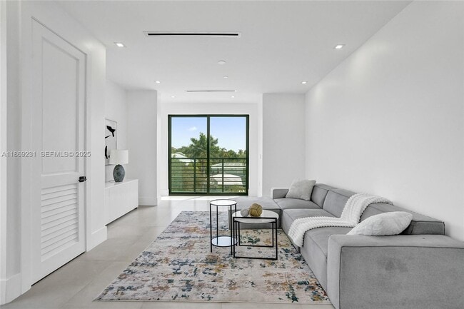 Building Photo - 1825 NE 26th Ave