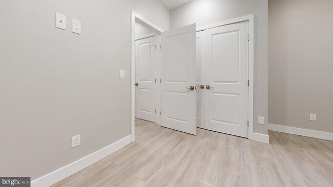 Building Photo - 5412 Delancey St
