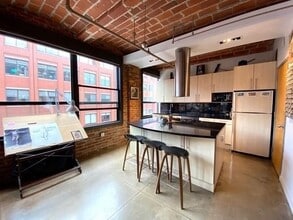 Building Photo - 121-123-123 Beach St