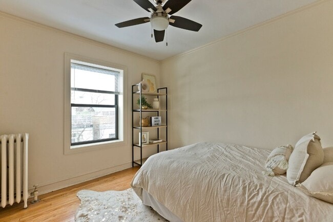 Building Photo - 1824 N Lincoln Park W