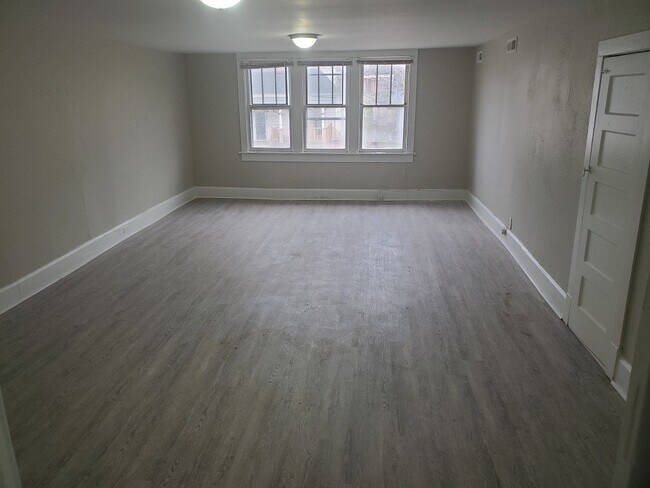 Building Photo - 405 N Boren St