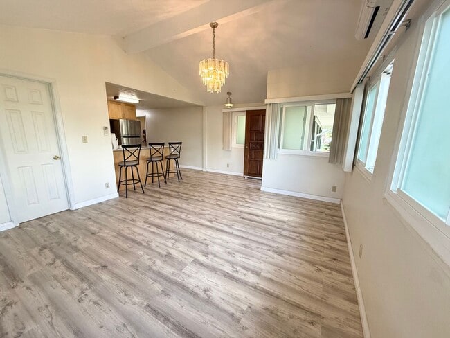 Primary Photo - Duplex- Back House, Available Now in Salt ...