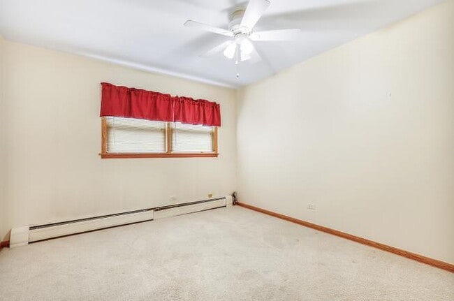 Building Photo - 2520 N Neva Ave