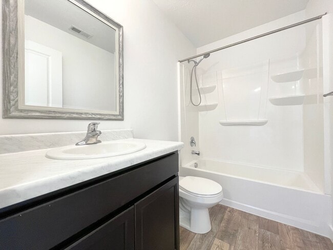 Building Photo - HOLIDAY MOVE IN SPECIAL!