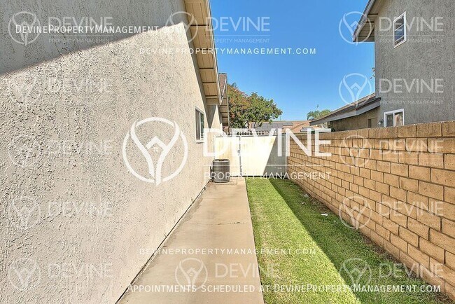 Building Photo - 2638 S Virginia Way