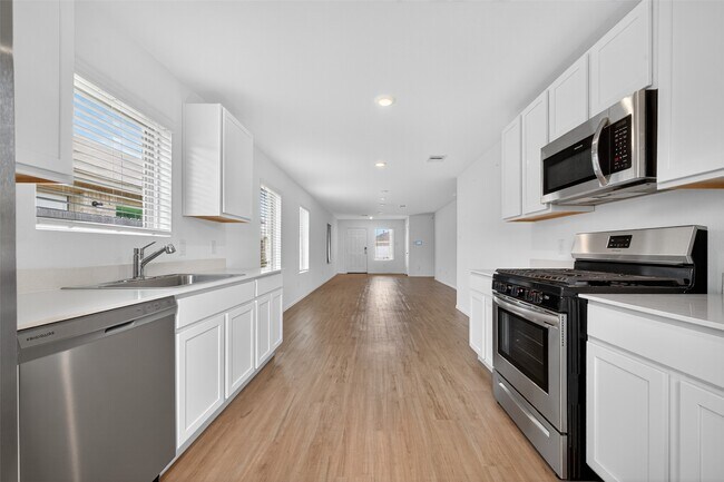 Building Photo - 9007 Estes Lks Dr