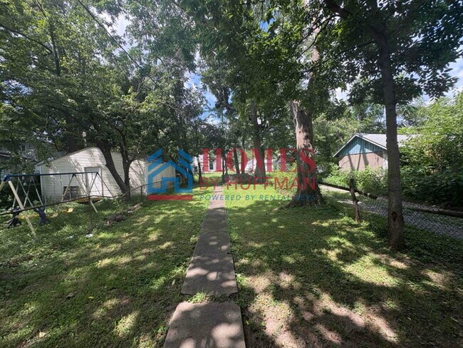 Building Photo - One Bedroom House | Move In Special