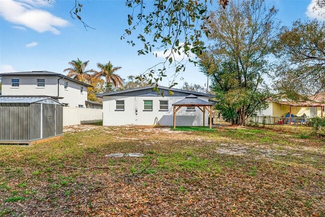 Building Photo - 1012 W Adalee St