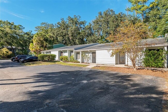 Building Photo - 3057 NW 28th Cir