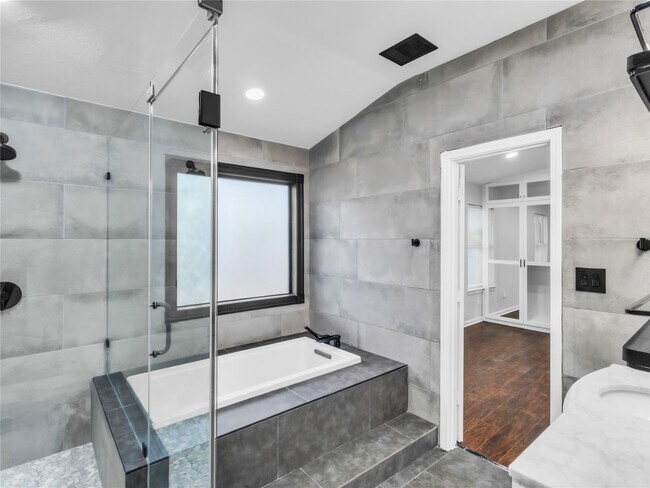 Building Photo - 15834 Mountain Mist Trail