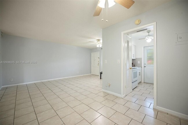 Building Photo - 1431 S 14th Ave