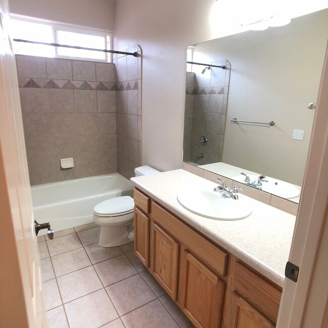 Building Photo - City of Grand Junction 2 Bedroom townhouse