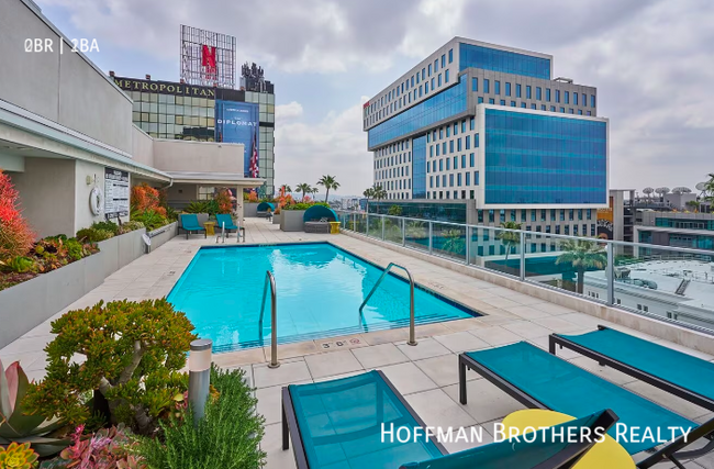 Building Photo - 5839 W Sunset Blvd